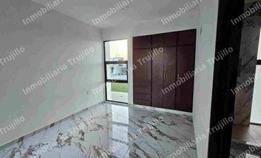 VENDO CASA EN LA RIVIERA VERACRUZ, CERCA DE WALMART EXPRES
