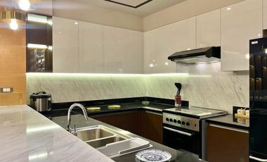 RFO Fully Furnished 2BR with Balcony & Parking FOR RENT / LEASE at Park Triangle Residences BGC Taguig
