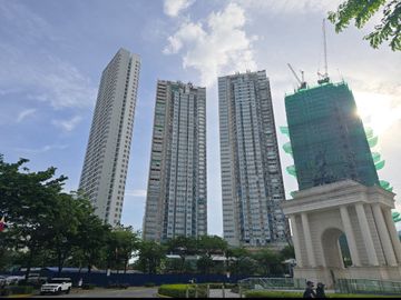 Big 1BR Condo w/ Parking in Arcovia Palazzo Pasig city - for Sale