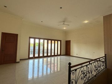 Rumah Margorejo Indah, Surabaya STRATEGIS BAGUS