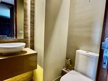 DEPARTAMENTO 3D 3B 2E LIQUIDA BANCO FRENTE PARQUE ARAUCO LAS CONDES