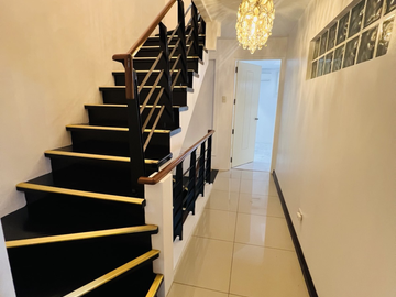 Fully Furnished 3BR Townhouse with Maid’s Room FOR SALE in Midland Suites, Quezon City