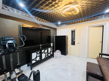 Fully Furnished 3BR Townhouse with Maid’s Room FOR SALE in Midland Suites, Quezon City
