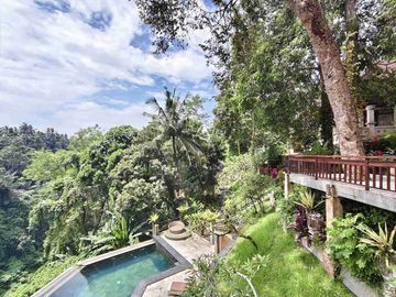 Dijual Cepat Tanah Bonus Bangunan Hotel di Kedewatan Ubud