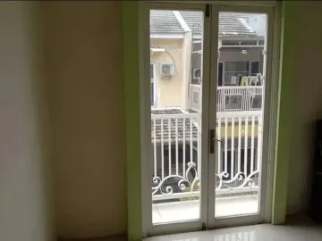Jual Rumah kos 2 lt  Menanggal