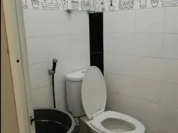 Jual Rumah kos 2 lt  Menanggal