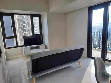 FOR SALE: Fully-Furnished Mandani Bay 1-Bedroom Corner Special Unit in Mandaue City, Cebu - P13M