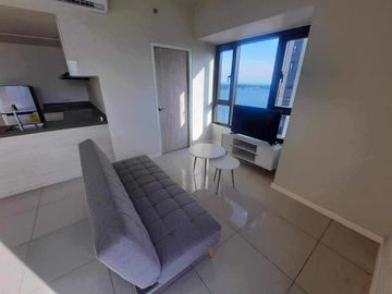 FOR SALE: Fully-Furnished Mandani Bay 1-Bedroom Corner Special Unit in Mandaue City, Cebu - P13M