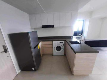 FOR SALE: Fully-Furnished Mandani Bay 1-Bedroom Corner Special Unit in Mandaue City, Cebu - P13M