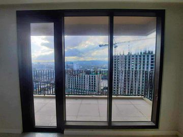 FOR SALE: Fully-Furnished Mandani Bay 1-Bedroom Corner Special Unit in Mandaue City, Cebu - P13M