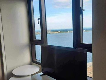 FOR SALE: Fully-Furnished Mandani Bay 1-Bedroom Corner Special Unit in Mandaue City, Cebu - P13M