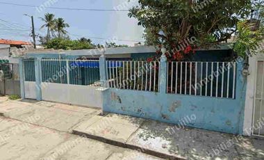 VENDO TERRENO CON CONSTRUCCION CERCA DE TIANGUIS DE BOCA