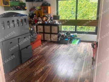 CASA AMPLIA Y MODERNA EN PRIVADA TRANQUILA CON SEGURIDAD RECIÉN REMODELADA