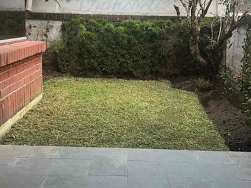 OPORTUNIDAD DE INVERSIÓN!! DEPARTAMENTO CON JARDÍN Y PARQUEADERO PARA 4 VEHÍCULOS