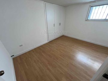 OPORTUNIDAD DE INVERSIÓN!! DEPARTAMENTO CON JARDÍN Y PARQUEADERO PARA 4 VEHÍCULOS