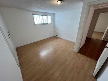 OPORTUNIDAD DE INVERSIÓN!! DEPARTAMENTO CON JARDÍN Y PARQUEADERO PARA 4 VEHÍCULOS