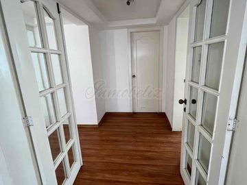 OPORTUNIDAD DE INVERSIÓN!! DEPARTAMENTO CON JARDÍN Y PARQUEADERO PARA 4 VEHÍCULOS