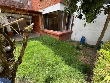 OPORTUNIDAD DE INVERSIÓN!! DEPARTAMENTO CON JARDÍN Y PARQUEADERO PARA 4 VEHÍCULOS