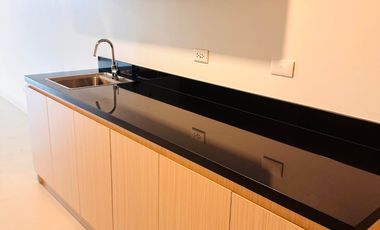 RFO Studio Unit with Parking FOR RENT / LEASE at Callisto Towers Circuit Makati