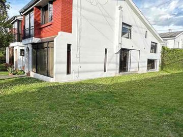 Casa en venta 3 dormitorios: Sector Av. El Inca y 6 de diciembre