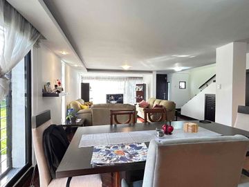 Casa en venta 3 dormitorios: Sector Av. El Inca y 6 de diciembre