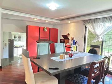 Casa en venta 3 dormitorios: Sector Av. El Inca y 6 de diciembre