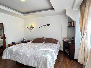 Casa en venta 3 dormitorios: Sector Av. El Inca y 6 de diciembre