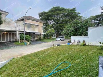 Rumah baru minimalis modern kolam renang area depan Sentul city