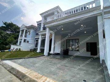 Rumah baru minimalis modern kolam renang area depan Sentul city
