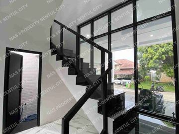 Rumah baru minimalis modern kolam renang area depan Sentul city