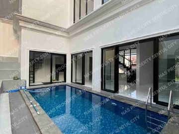 Rumah baru minimalis modern kolam renang area depan Sentul city