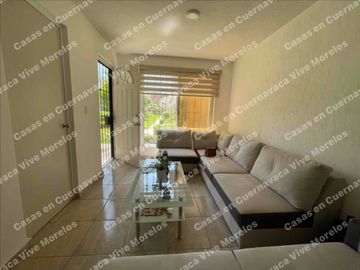 EXCELENTE INVERSIÓN CASA EN VENTA SEMINUEVA EN RESIDENCIAL SAUCES