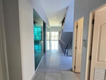 Office building Krungthep Kreetha for sell: 134sqwah 1,100sqm. 49,000,000 Am: 065619----