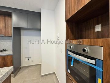 VENTA, Jurica - Departamento en planta baja con 3 recámaras y amenidades