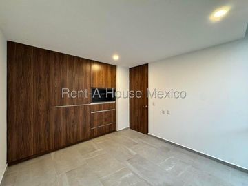 VENTA, Jurica - Departamento en planta baja con 3 recámaras y amenidades