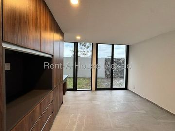 VENTA, Jurica - Departamento en planta baja con 3 recámaras y amenidades