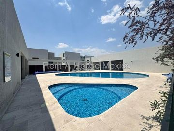 VENTA, Jurica - Departamento en planta baja con 3 recámaras y amenidades