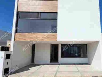 SE VENDE CASA EN FRACCIONAMIENTO EN Zerezotla, Cholula de Rivadavia, Puebla, México