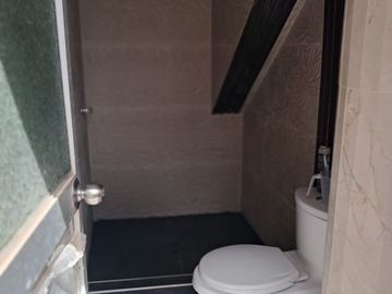 En venta: Casa de 2 pisos con proyección a 5 pisos – San Jerónimo a pasos del hospital de acamana