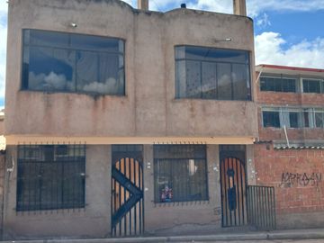 En venta: Casa de 2 pisos con proyección a 5 pisos – San Jerónimo a pasos del hospital de acamana