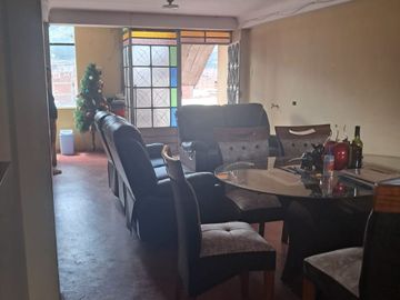 En venta: Casa de 2 pisos con proyección a 5 pisos – San Jerónimo a pasos del hospital de acamana