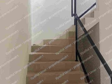 rumah ready 2 lantai di belakang upn limo depok
