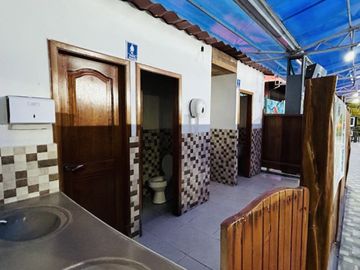 Venta Hostal funcionando en Baños, Rio Negro