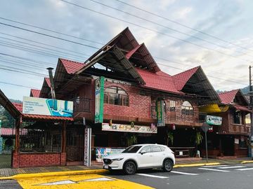 Venta Hostal funcionando en Baños, Rio Negro