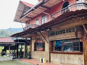 Venta Hostal funcionando en Baños, Rio Negro