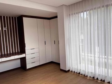 VENDO CASA NUEVA 4 DORMITORIOS