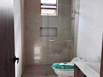 VENDO CASA NUEVA 4 DORMITORIOS