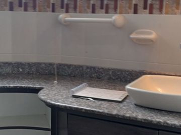 VENTA CASA TRES PISOS CONJUNTO ROCAZUL II, SECTOR SANTA LUCIA, NORTE DE QUITO, ENTRE AV. 6 DE DICIEMBRE Y ELOY ALFARO