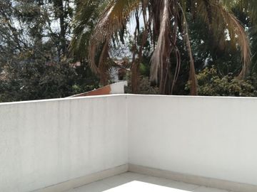 VENTA CASA TRES PISOS CONJUNTO ROCAZUL II, SECTOR SANTA LUCIA, NORTE DE QUITO, ENTRE AV. 6 DE DICIEMBRE Y ELOY ALFARO