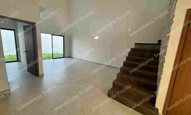VENDO CASA EN LA RIVIERA VERACRUZANA, CERCA DE PLAZA EL DORADO